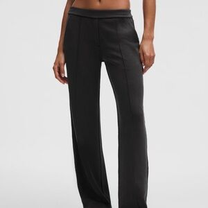 Lululemon softstreme pintuck midrise pant